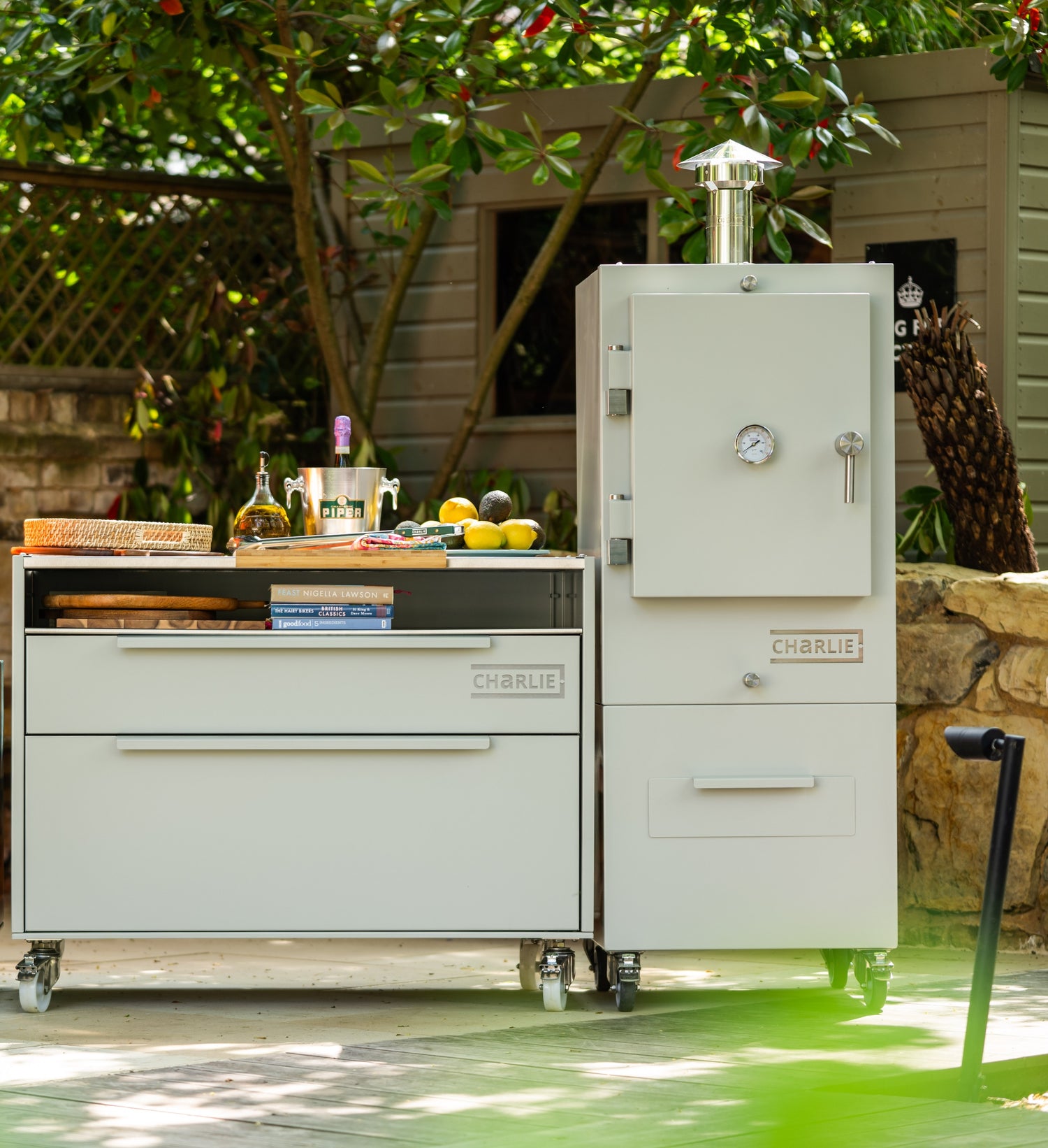 Best pizza oven smoker UK – authentic pizza and BBQ in one