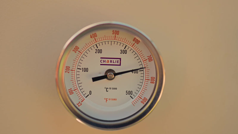The Charlie Oven door thermometer at pizza temperature
