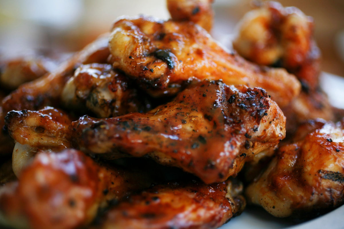 SMOKED BBQ CHICKEN WINGS WITH WHISKY IRISH GLAZE