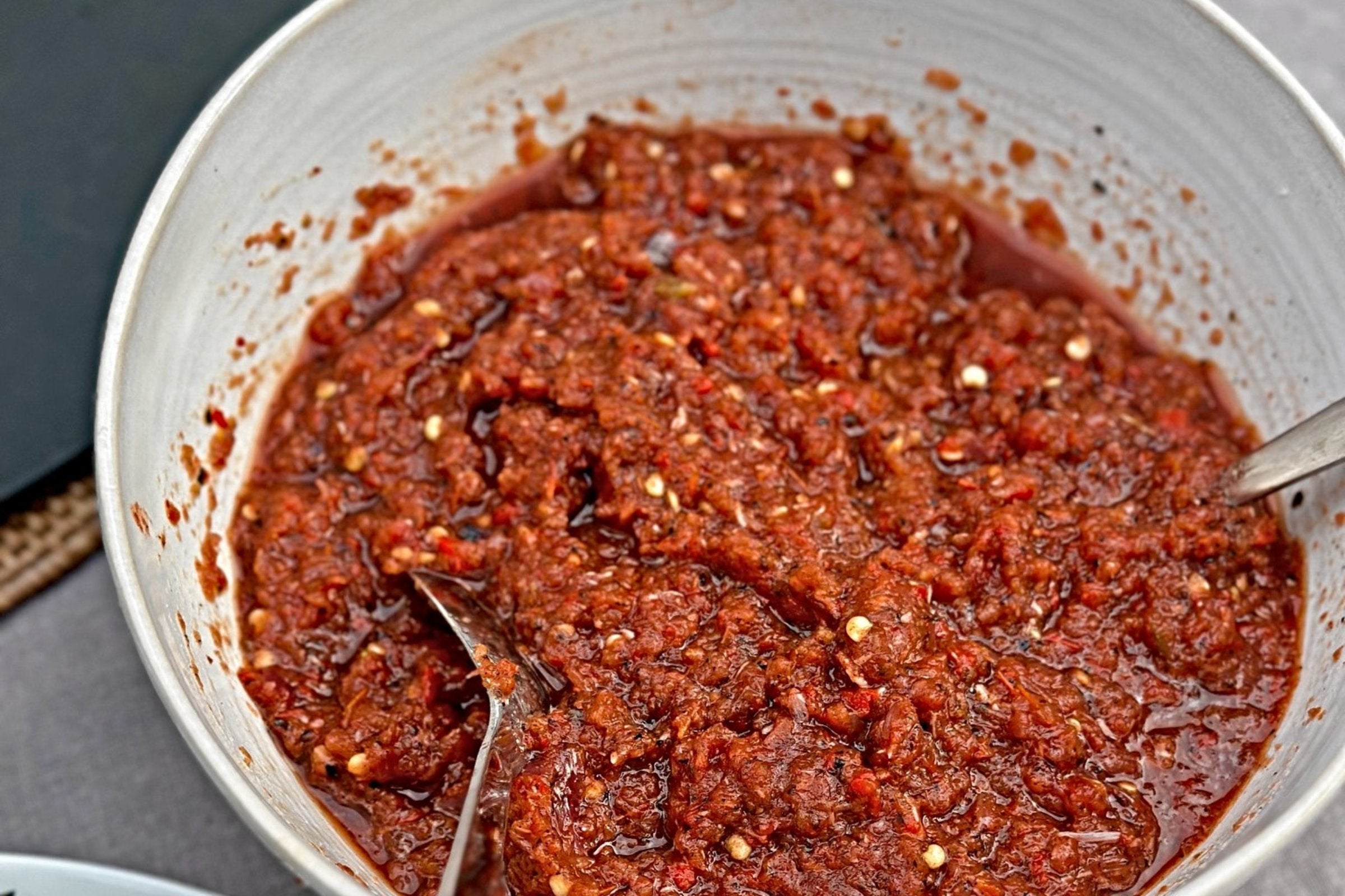 a bbq sauce with chilli and tomato