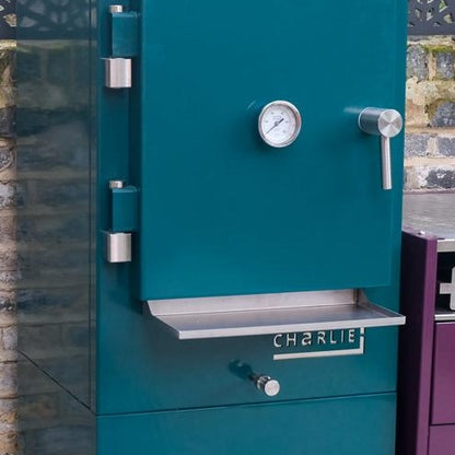 CHARLIE OVEN DETACHABLE DRIP TRAY PLACED ON OVEN DOOR FRAME