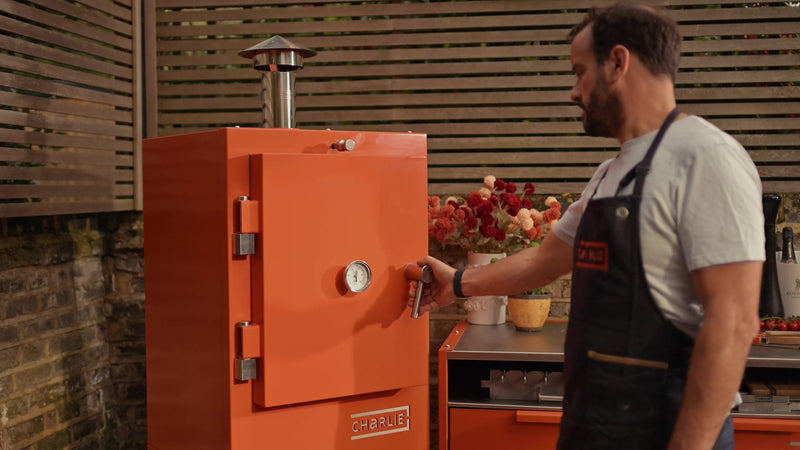 Setting the vent on a Saffron Charlie Oven to hold the temperature